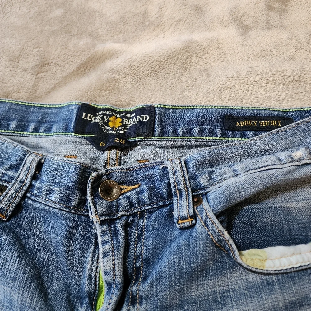 Lucky Brand Abbey Denim Cutoff Shorts | Distressed Raw Hem Blue | 6 / 28 - Picture 2 of 7